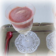 Verrine "Glace à la Vanille, Mousse de Fraises, Ecume de Citron"