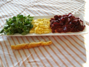 Salade de Mâche, Betteraves, Oeufs Mimosas - image 1