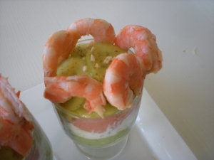 Verrine "Avocat, Fromage Blanc, Saumon Fumé, Concombre, Crevettes" - image 5