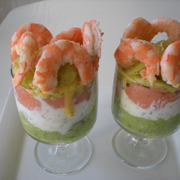 Verrine "Avocat, Fromage Blanc, Saumon Fumé, Concombre, Crevettes"