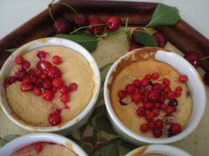 Petits Gâteaux au Fromage Blanc, Cerises et Groseilles - image 2