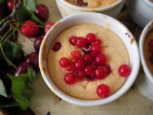 Petits Gâteaux au Fromage Blanc, Cerises et Groseilles - image 4