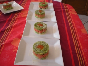 Concombre, Saumon Fumé, Avocats, Oeufs de Saumon - image 3