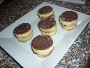 Minis Gâteaux au Chocolat au Lait et Blanc - image 2