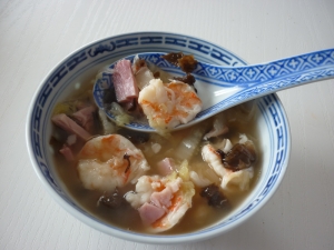 Potage aux Chou Chinois, Crevettes, Champignons Noirs - image 1