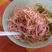 Salade de "lyoner" ou "Wurstsalat"