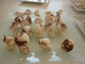 Champignons en Meringue Suisse - image 1