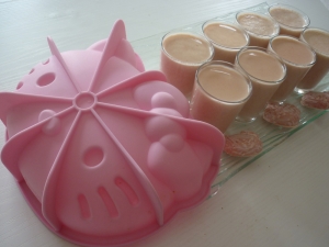 Panna Cotta Rose au Biscuit "Hello Kitty" - image 1