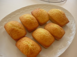 Mini-Cakes au Miel, Orange et Pignons de Pin - image 1