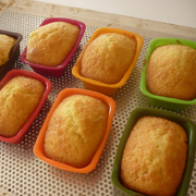 Mini-Cakes au Miel, Orange et Pignons de Pin