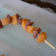 Brochettes de Melon au Poivre Sichuan et Jambon Cru