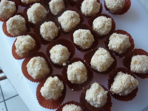 Boulettes à la Poire, aux Kakis et Noix de Coco - image 1