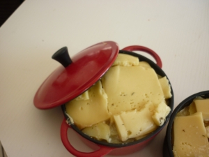 Petites Cocottes Pommes de Terre à la Raclette - image 1