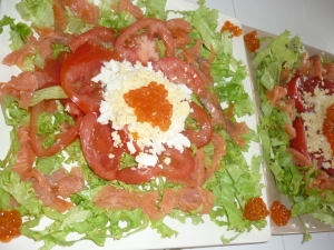 Salade de feuilles de Chêne, Saumon Fumé + Oeufs - image 1